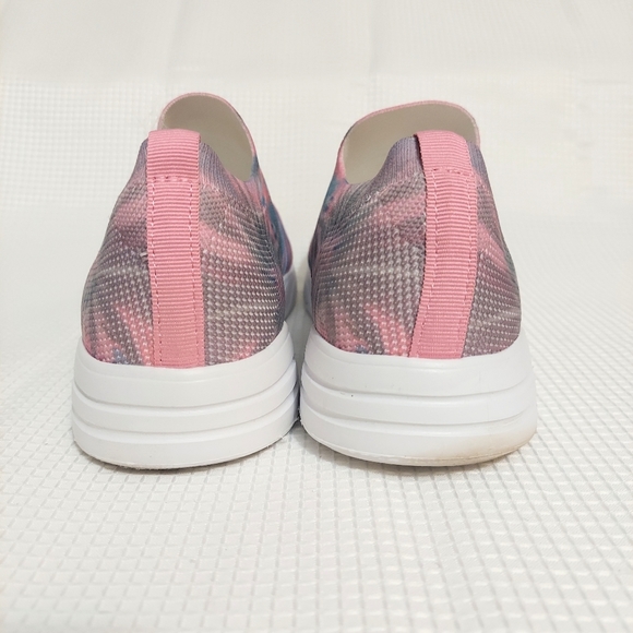 Steve Madden Lillier Tie Dye Knit Sneakers Shoes Lightweight Pastel Pink Blue - Picture 3 of 8